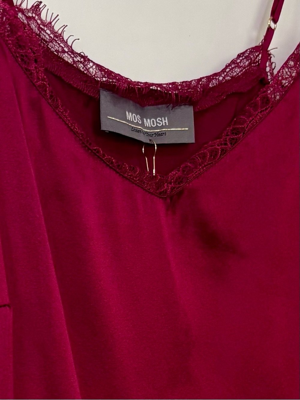MOS MOSH| NEW Ruby Red Silk Eyelash Lace Trim Cami Blouse Sz S NWT - Picture 3 of 8